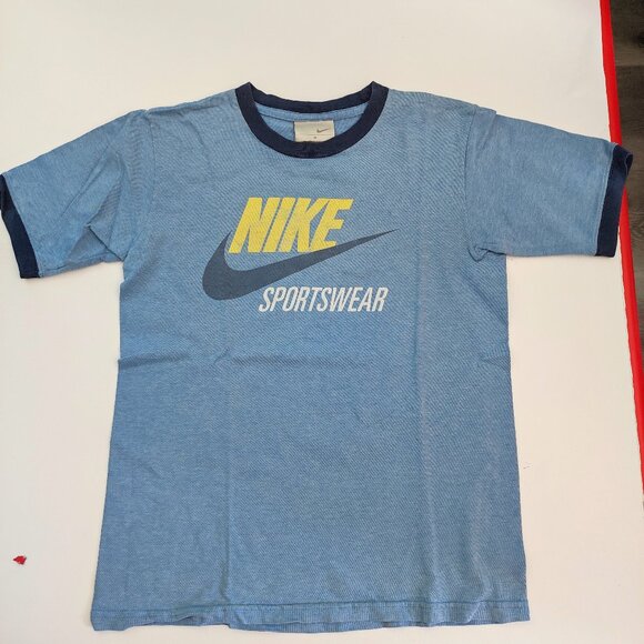 Nike short sleeve T-shirt blue with graphic design boys size S - Picture 1 of 7